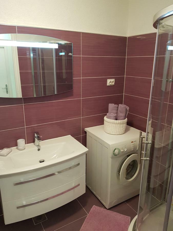 Apartment Jakov เซนญ์ ภายนอก รูปภาพ
